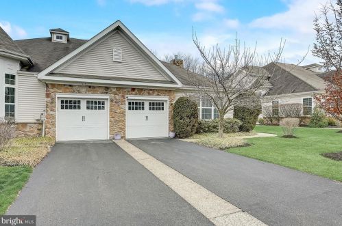 166 Copperfield Dr, Trenton NJ  08648-2583 exterior