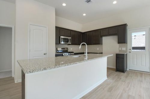 1722 Cindy Ln, Conroe TX  77304-3158 exterior