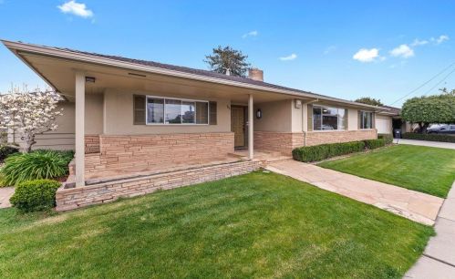 460 Martinelli St, Watsonville, CA 95076-2836
