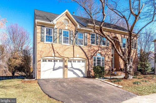 8812 Telegraph Crossing Ct, Lorton, VA 22079-4411