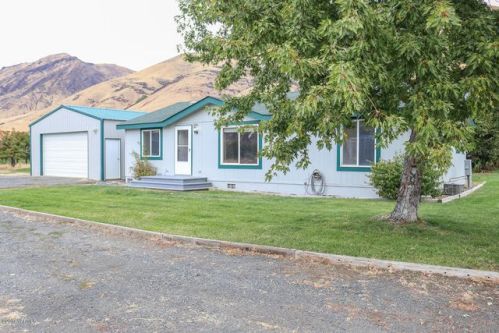 12746 Old Naches Hwy, Goose Prairie, WA 98937-9204