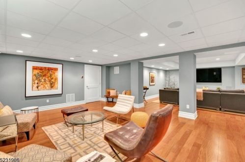 2 Sherwood Ct, Dover NJ  07869-2624 exterior