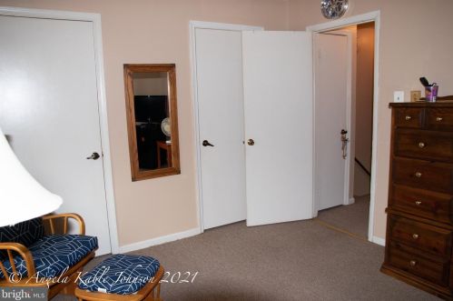 34 Mallard Ct, Charles Town WV 25414-5804 exterior