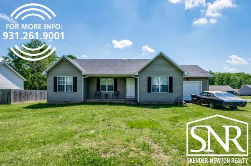 139 Chestnut St, Baxter, TN 38544-4417