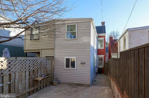 235 Walnut St, Lancaster PA  17602-2342 exterior