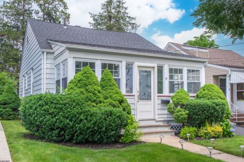 39 Elston St, Bloomfield, NJ 07003-3911