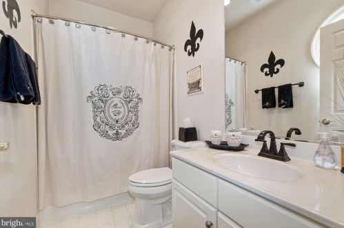 1500 Sandy Glenn Pl, Sandy Spring MD  20860-3007 exterior