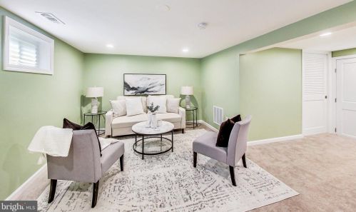 6608 Gude Ave, Silver Spring MD 20912-4827 exterior