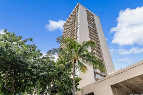 1925 Kalakaua Ave, Honolulu HI  96815-1827 exterior