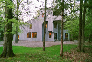 7 Picnic Grove Rd, Frenchtown, NJ 08825-4052