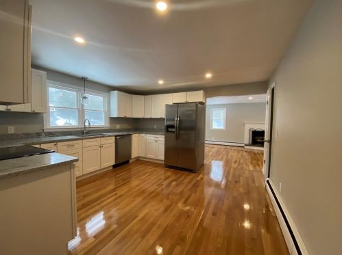 50 Colvintown Rd, Coventry, RI 02816-8510