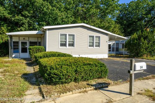 14 Maplewood Dr, Jackson Twp, NJ 08527-3507