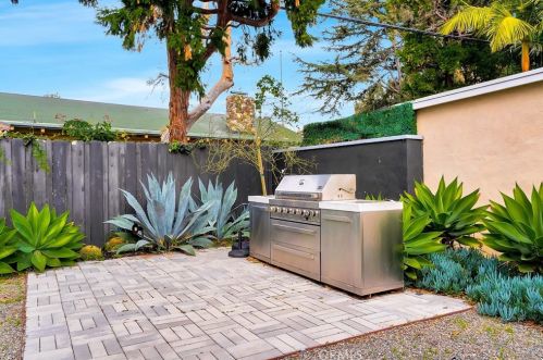2230 Alona St, Santa Ana CA  92706-2419 exterior