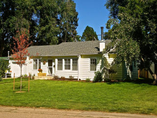 1738 Fairacres Dr, Greeley, CO 80631-5324