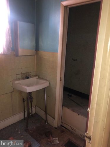 1814 22nd St, Philadelphia PA 19140-4703 exterior