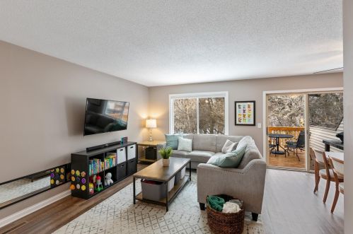 1715 Hickory Hill Dr, Saint Paul MN  55122-2411 exterior