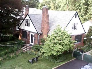 478 Grove St, Oradell, NJ 07649-1720