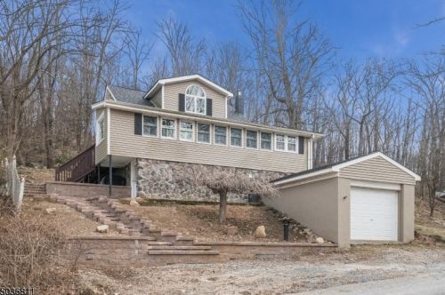 3 Knollwood Dr, Fredon, NJ 07860-8839
