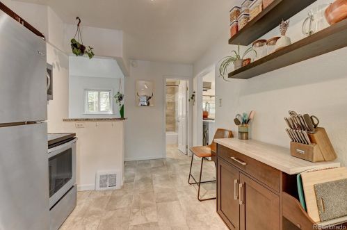 29 Knox Ct, Denver CO  80219-1404 exterior