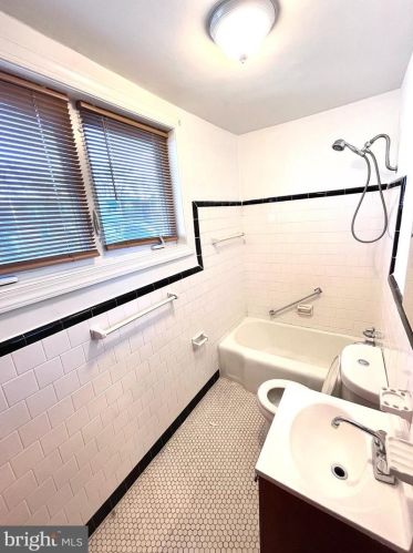 5343 Horrocks St, Philadelphia PA  19149-3316 exterior