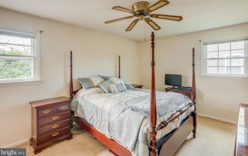 852 Wayside Ln, Haddonfield NJ 08033-1047 exterior