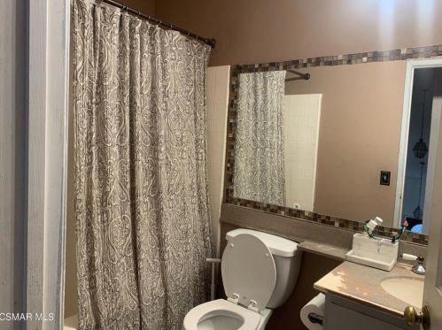 2429 Rdg Vw Ct, Simi Valley CA 93065-1923 exterior