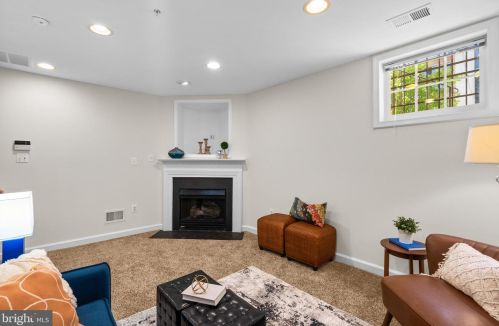 8509 2 Ave, Silver Spring MD 20910-2149 exterior