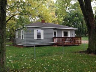 2471 Jackson Rd, Pecatonica, IL 61063-9216