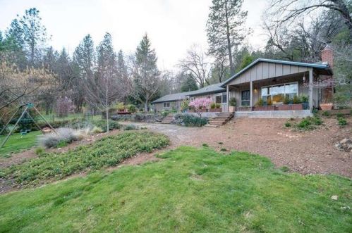 1181 Peaceful Valley Rd, Cape Horn, CA 95713-9604