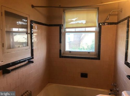 9002 Kimes St, Silver Spring MD 20901-3727 exterior