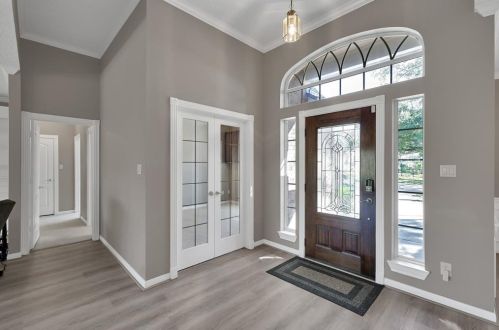 16 Westchester Dr, Conroe TX  77304-1144 exterior