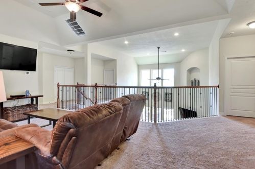 2036 Doolan Dr, Conroe TX  77301-4105 exterior