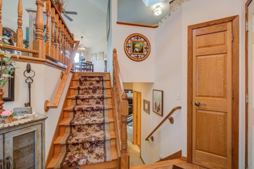 5066 Arrowood Ln, Minneapolis, MN 55442-2227