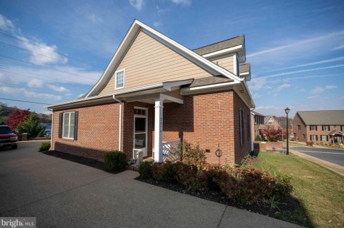 2374 Alston Cir, Harrisonburg, VA 22802-8700