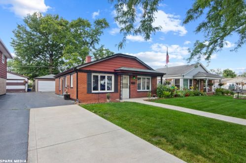 11650 Sacramento Dr, Chicago, IL 60803-5889