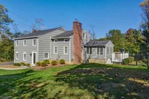 25 Valleyview Rd, Warren, NJ 07059-5230