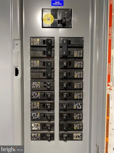 417 Lampeter Rd, Lancaster PA 17602-1717 exterior