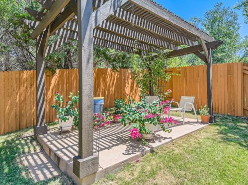 4333 Cyn Gln Cir, Austin TX  78732-2185 exterior