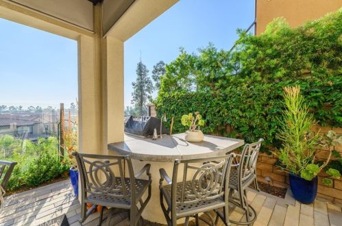 126 Long Fence, Irvine CA  92602-1807 exterior