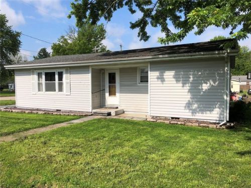 305 Bond St, Pittsburg, IL 62471-1903