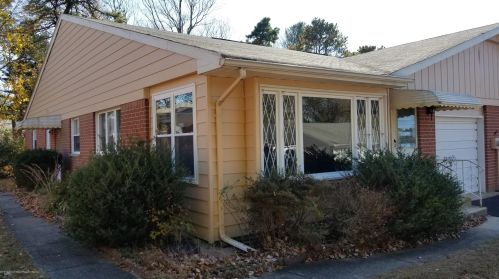 163 Hudson Pkwy, Lakehurst, NJ 08759-6311