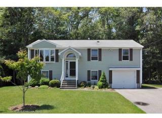 7 Leigh Ln, East Providence, RI 02915-1622