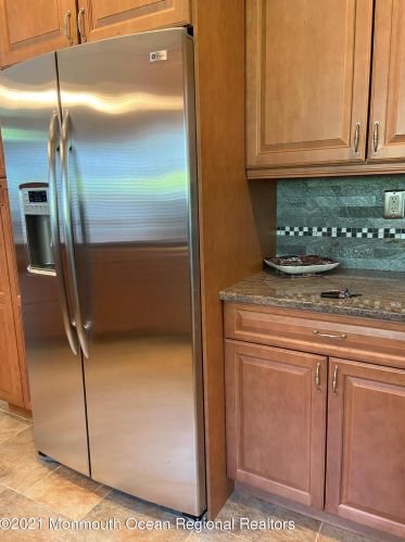 17 Arcadia Dr, Lakehurst NJ  08759-6160 exterior