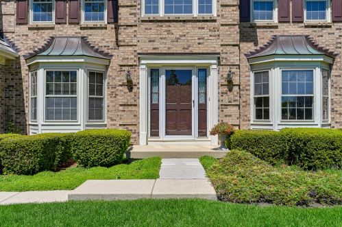 1369 New London Ct, Carol Stream, IL 60188-3393