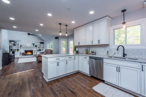 10382 Prairie Ln, Waukegan, IL 60087-5423