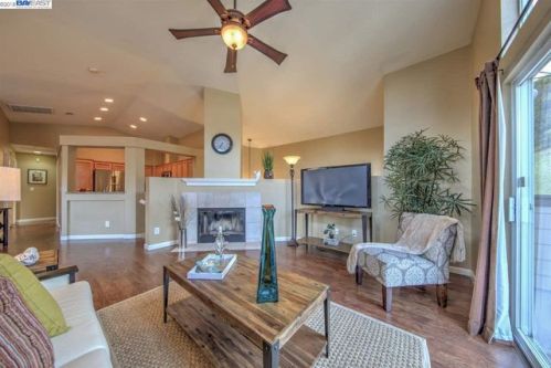 10758 Mckay Ln, Pleasanton, CA 94568-5508