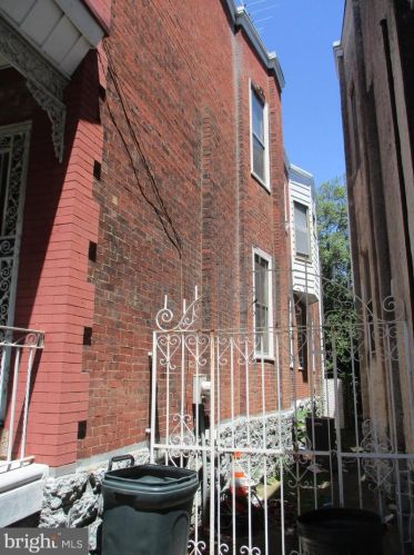 5037 Chestnut St, Philadelphia, PA 19139-3530