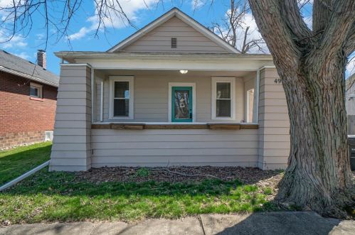 49 Linda St, Hobart, IN 46342-3245