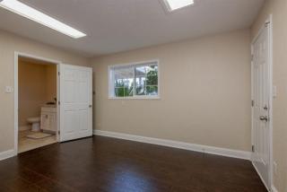 1011 Phillip Ave, Fresno, CA 93727-5418