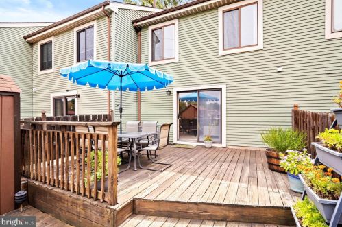 42 Topaz Ln, Trenton NJ exterior